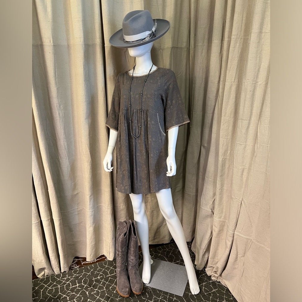 Size SMALL Uncle Frank Dress